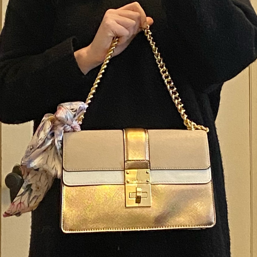 ALDO metallic bag with bow detail NEW W/O TAGS